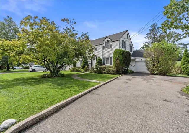 Photo 3 of Single family home for sale at 136 Wilmot Cir, New Rochelle, NY 10583 | MLS# 1043497 | Listing updated on 2026-09-15