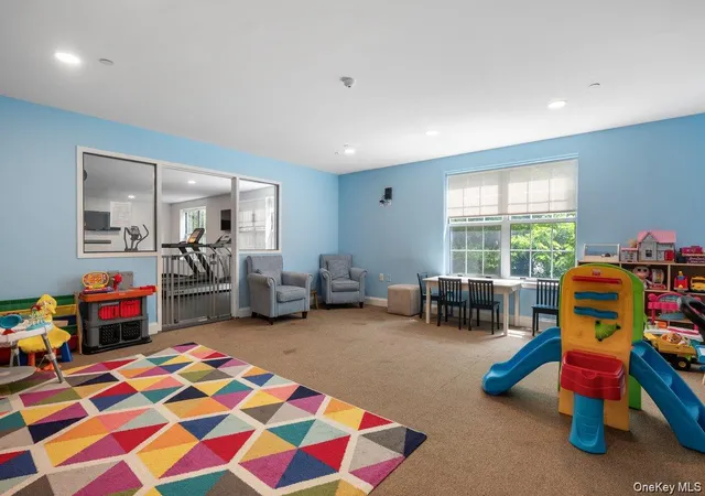 Photo 18 of Sale Pending at 10 Byron Pl #310, Mamaroneck, NY 10538 | MLS# 1043566 | Listing updated on 2026-10-01