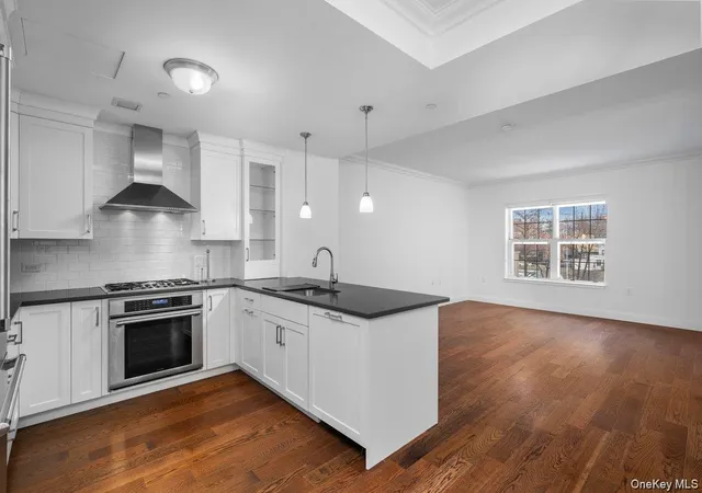 Photo 3 of Condo for sale at 10 Byron Pl #310, Mamaroneck, NY 10538 | MLS# 1043566 | Listing updated on 2026-09-14