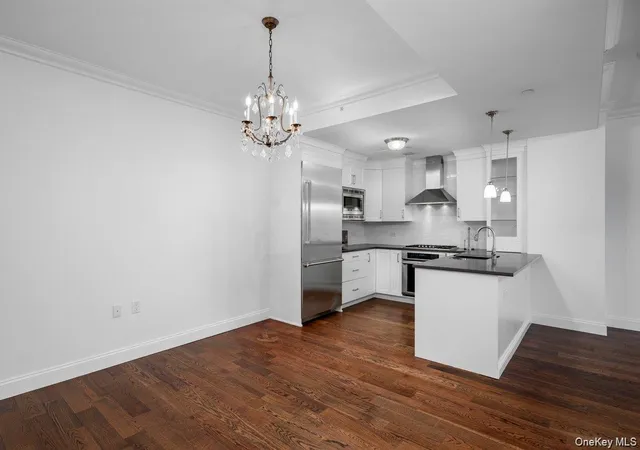 Listing Photo 5 - Condo for sale in building located at 10 Byron Pl, Mamaroneck, NY 10538 - Unit #310