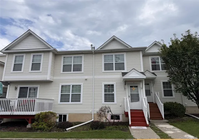 Listing Photo 1 - Condo for sale in building located at 35 Lexington Wy, Middletown, NY 10940