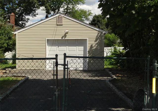 Photo 3 of Single family home for sale at 272 12th Avenue, West Babylon, NY 11704 | MLS# 1043828 | Listing updated on 2026-09-28