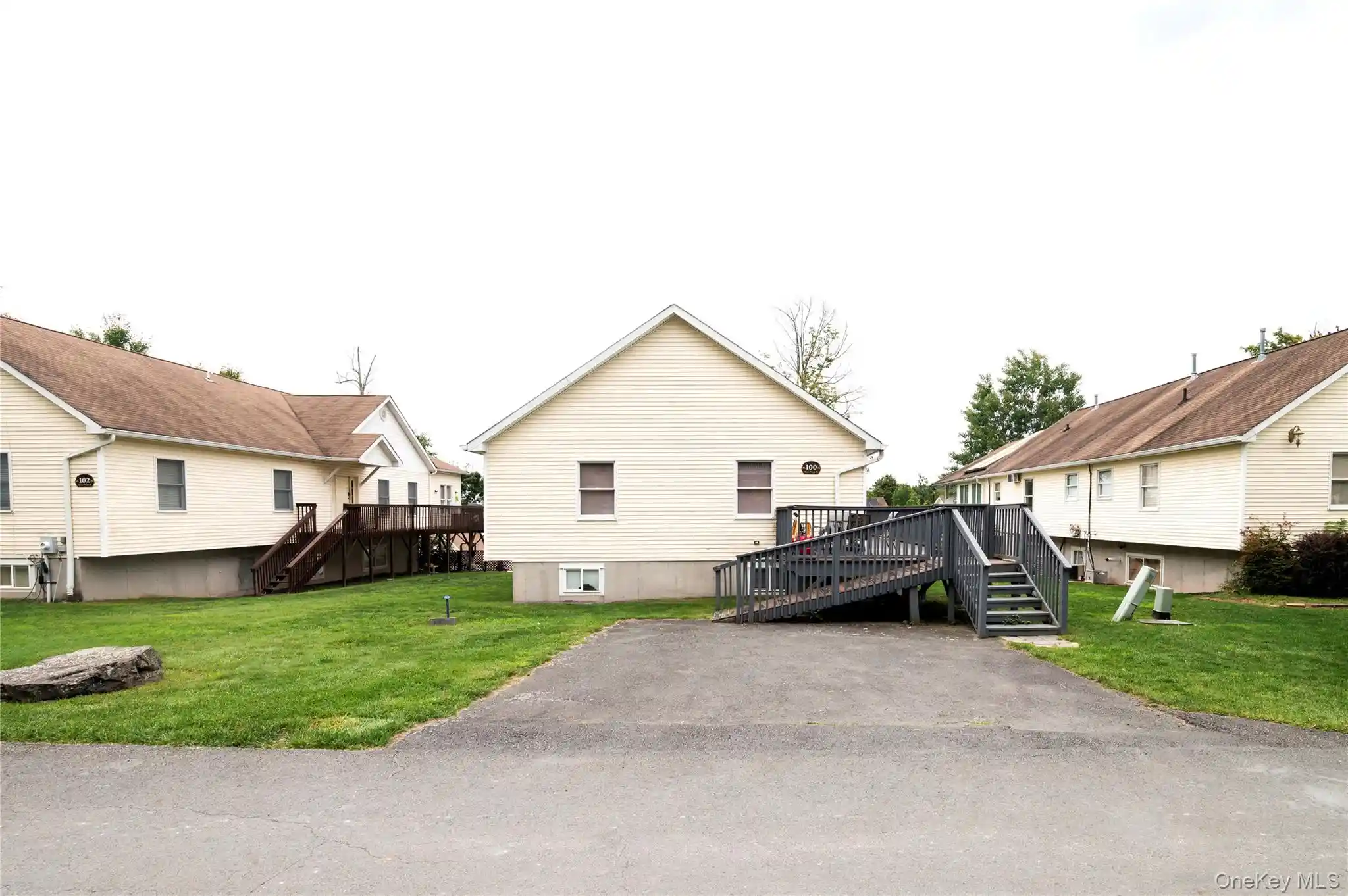 Listing Photo 2 - Condo for sale in 100 Mesora Woods Dr located at 100 Mesora Woods Dr, Fallsburg, NY 12789 - Unit #35