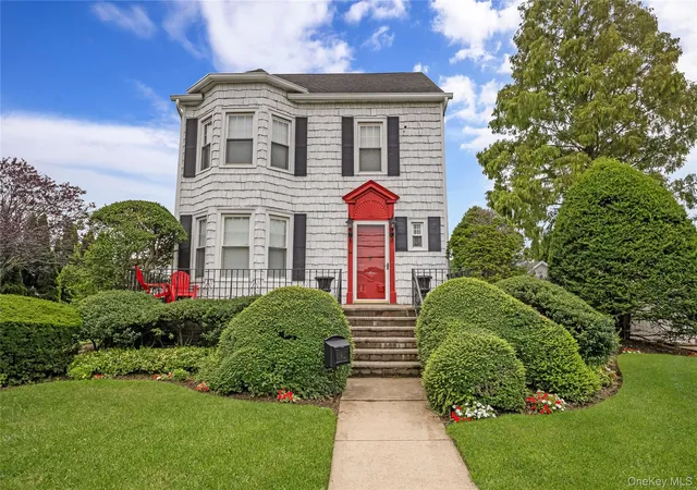 Single family home for sale at 94 Fallwood Pkwy, Oyster Bay, NY 11735 | MLS# 1043870