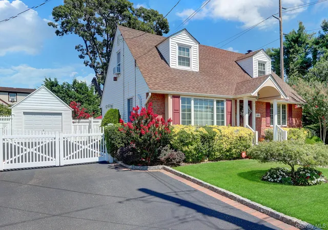 Photo 3 of Sale Pending at 1188 New York Ave, Hempstead, NY 11010 | MLS# 1043905 | Listing updated on 2026-09-27
