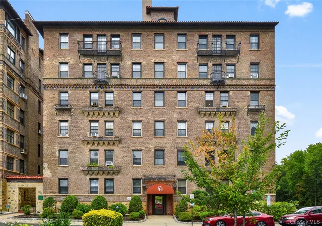 Photo 2 of Condo for sale at 14 N Chatsworth Ave #5J, Mamaroneck, NY 10538 | MLS# 1044255 | Listing updated on 2026-09-13