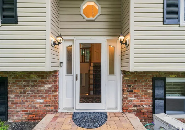 Photo 3 of Single family home for sale at 193 Old Dutch Holw Rd, Warwick (town), NY 10950 | MLS# 1044317 | Listing updated on 2026-09-15