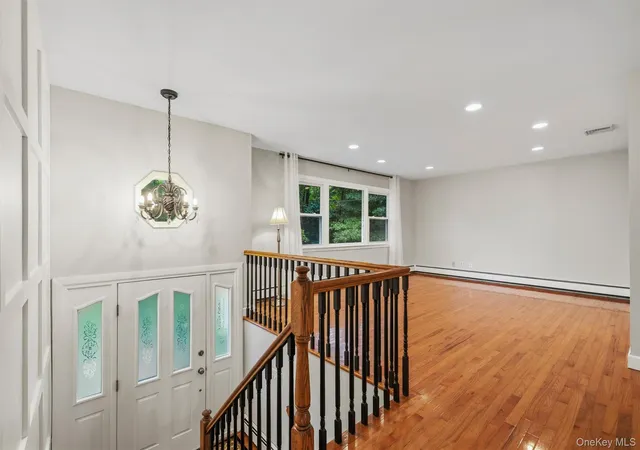 Photo 4 of Single family home for sale at 193 Old Dutch Holw Rd, Warwick (town), NY 10950 | MLS# 1044317 | Listing updated on 2026-09-15