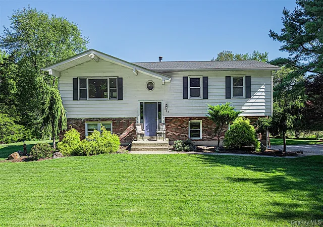 Photo 1 of Single family home for sale at 34 Waterbury Rd, Warwick (town), NY 10990 | MLS# 1044401 | Listing updated on 2026-09-11