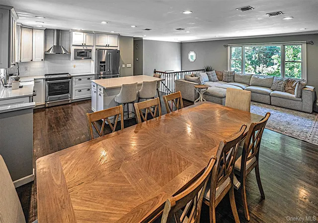 Photo 3 of Single family home for sale at 34 Waterbury Rd, Warwick (town), NY 10990 | MLS# 1044401 | Listing updated on 2026-09-11