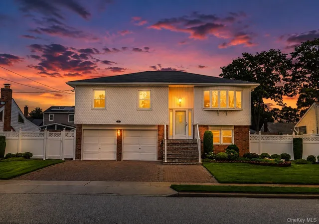 Single family home for sale at 93 Toronto Ave, Oyster Bay, NY 11758 | MLS# 1044539