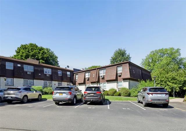 Condo for sale at 2 Church Ln #I, Clarkstown, NY 10989 | MLS# 1044639