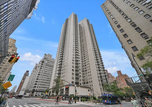 Photo 2 of Sale Pending at 400 East 56th St #6B, New York, NY 10022 | MLS# 1044675 | Listing updated on 2026-09-25