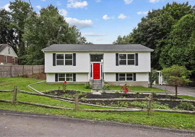 Photo 2 of Single family home for sale at 27 Dunwoodie Rd, Kent, NY 10512 | MLS# 1044822 | Listing updated on 2026-10-05