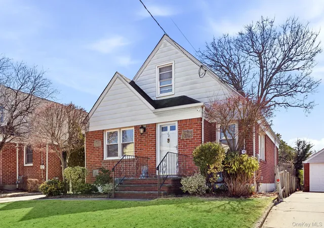 Photo 4 of Sale Pending at 64 W Fenimore St, Hempstead, NY 11580 | MLS# 1044892 | Listing updated on 2026-10-03