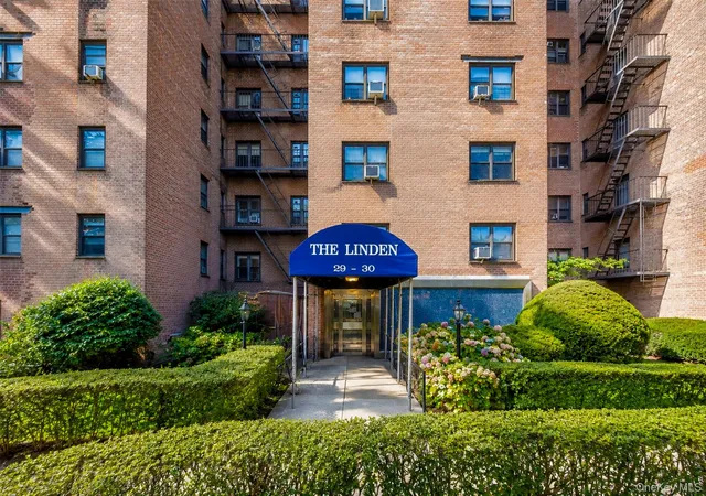 Listing Photo 2 - Condo for sale in building located at 29-30 137Th St, New York, NY 11354 - Unit #3K