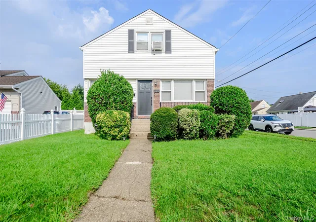 Photo 1 of Single family home for sale at 3381 Oceanside Rd, Hempstead, NY 11572 | MLS# 1044985 | Listing updated on 2026-09-14