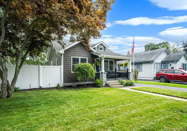 Photo 3 of Sale Pending at 101 Highland Ave, Brookhaven, NY 11772 | MLS# 1045017 | Listing updated on 2026-09-11