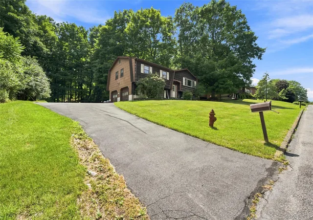 Photo 32 of Single family home for sale at 3 Dussenbury Dr, Florida, NY 10921 | MLS# 1045039 | Listing updated on 2026-09-15