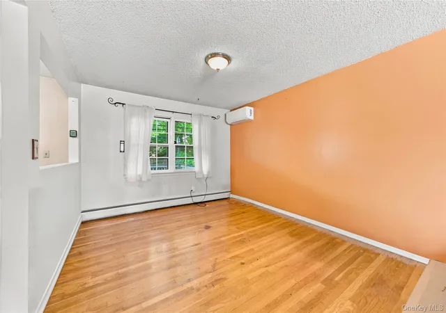Photo 3 of Single family home for sale at 3 Dussenbury Dr, Florida, NY 10921 | MLS# 1045039 | Listing updated on 2026-09-15