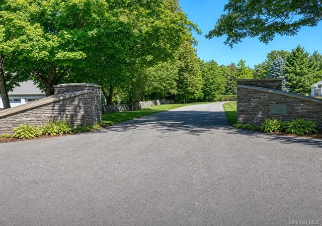 Photo 3 of Single family home for sale at 3 Trinity Pl, Cornwall, NY 12518 | MLS# 1045175 | Listing updated on 2026-09-11