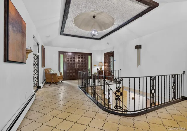 Photo 3 of Single family home for sale at 10 Dorchester Dr, Oyster Bay, NY 11545 | MLS# 1045194 | Listing updated on 2026-10-03