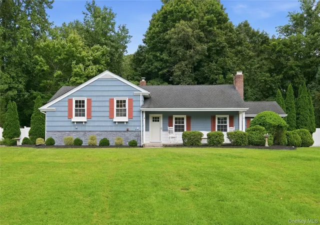 Sale Pending at 4 Honey Ln W, Brookhaven, NY 11764 | MLS# 1045381 | Listing updated on 2026-09-11