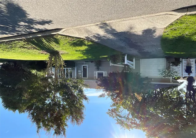 Photo 1 of Single family home for sale at 28 Pleasant Ave, Oyster Bay, NY 11735 | MLS# 1045429 | Listing updated on 2026-09-15