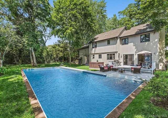 Photo 2 of Single family home for sale at 9 Hazelwood Ave, Southampton, NY 11978 | MLS# 1045487 | Listing updated on 2026-09-11