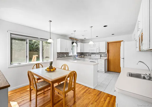 Photo 3 of Single family home for sale at 9 Hazelwood Ave, Southampton, NY 11978 | MLS# 1045487 | Listing updated on 2026-09-11