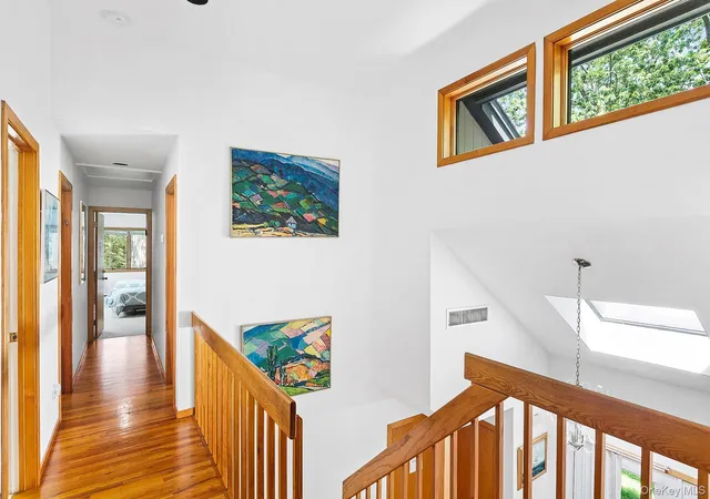 Photo 4 of Single family home for sale at 9 Hazelwood Ave, Southampton, NY 11978 | MLS# 1045487 | Listing updated on 2026-09-11