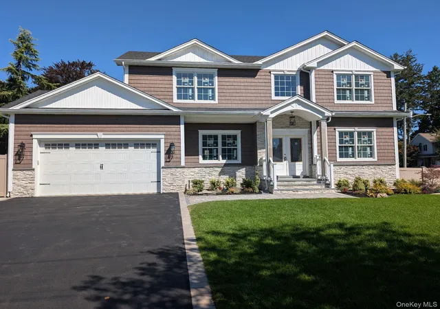 Single family home for sale at 52 Linden Ave, Oyster Bay, NY 11714 | MLS# 1045536