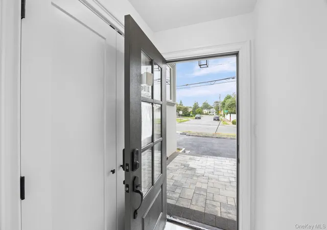 Photo 3 of Sale Pending at 2819 Bay Dr, Hempstead, NY 11566 | MLS# 1045570 | Listing updated on 2026-09-15