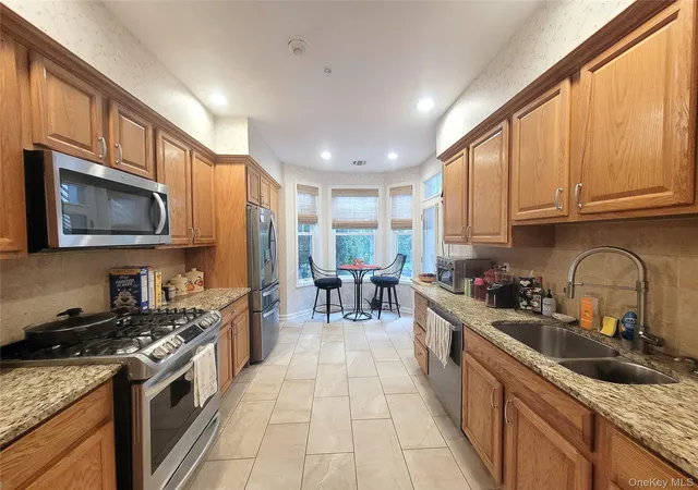 Photo 3 of Condo for sale at 20 Sonata Ct, Brookhaven, NY 11755 | MLS# 1045573 | Listing updated on 2026-09-14