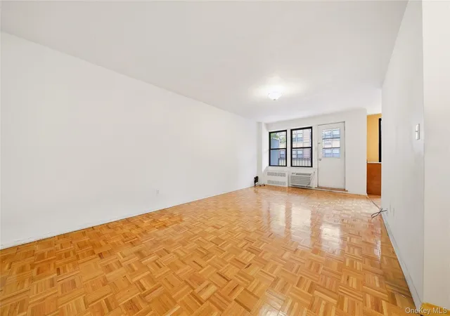 Photo 3 of Sale Pending at 1874 Pelham Pkway S #2N, New York, NY 10461 | MLS# 1045700 | Listing updated on 2026-10-08