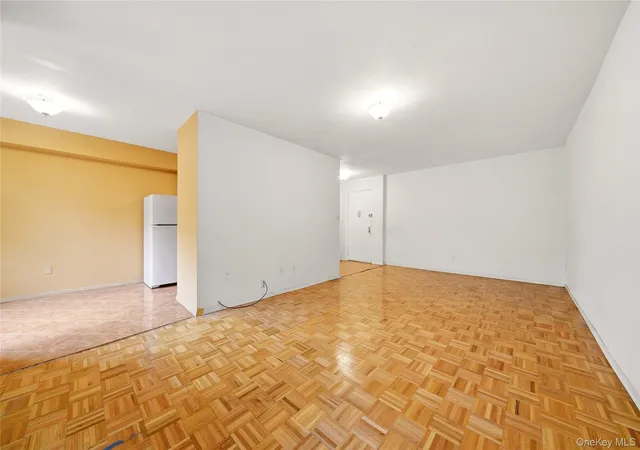Listing Photo 5 - Condo for sale in building located at 1874 Pelham Pkwy S, New York, NY 10461 - Unit #2N