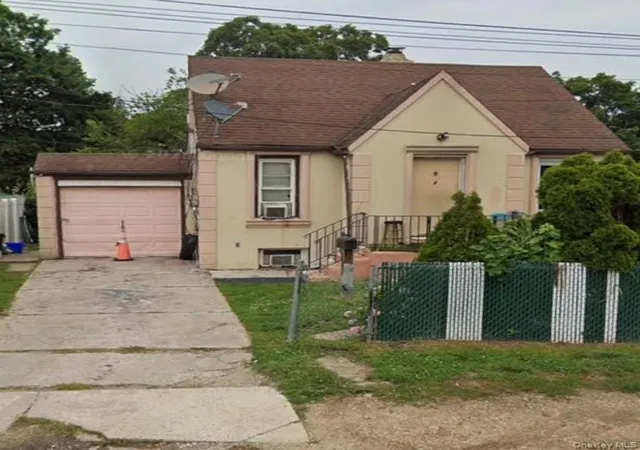 Photo 1 of Single family home for sale at 4 Andrews Ave, Hempstead, NY 11575 | MLS# 1045855 | Listing updated on 2026-09-15
