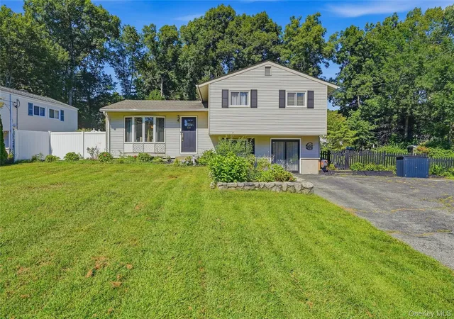 Photo 1 of Single family home for sale at 535 Westbrook Dr, Cortlandt, NY 10567 | MLS# 1045893 | Listing updated on 2026-09-14