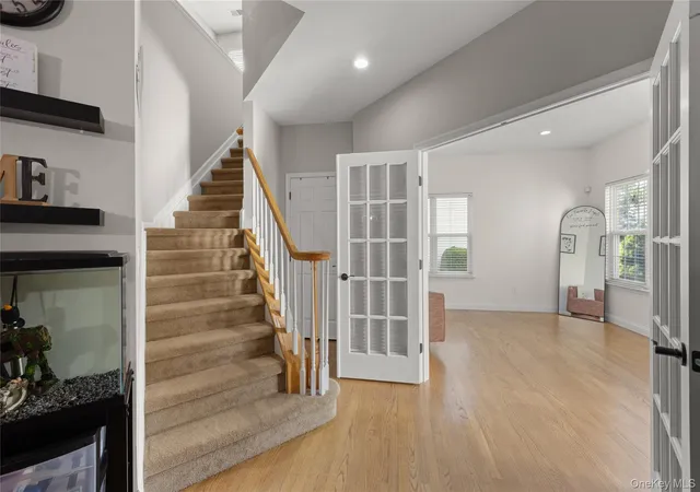 Photo 4 of Condo for sale at 4 Sunflower Ridge Rd, Brookhaven, NY 11720 | MLS# 1046047 | Listing updated on 2026-09-15