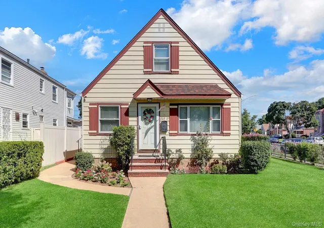 Single family home for sale at 26919 81st Avenue, New York, NY 11040 | MLS# 1046091