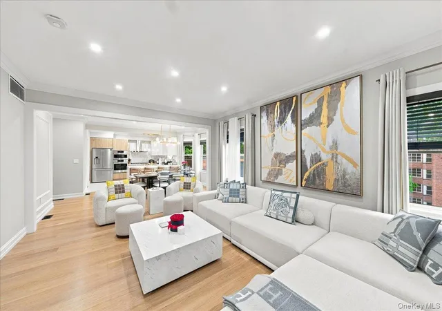 Photo 4 of Single family home for sale at 65 Wildway, Yonkers, NY 10708 | MLS# 1046201 | Listing updated on 2026-09-12