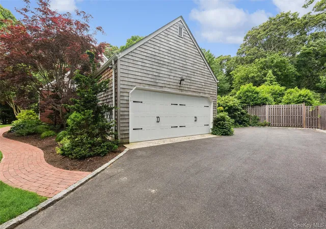 Photo 4 of Single family home for sale at 790 Vanston Rd, Southold, NY 11935 | MLS# 1046222 | Listing updated on 2026-09-18
