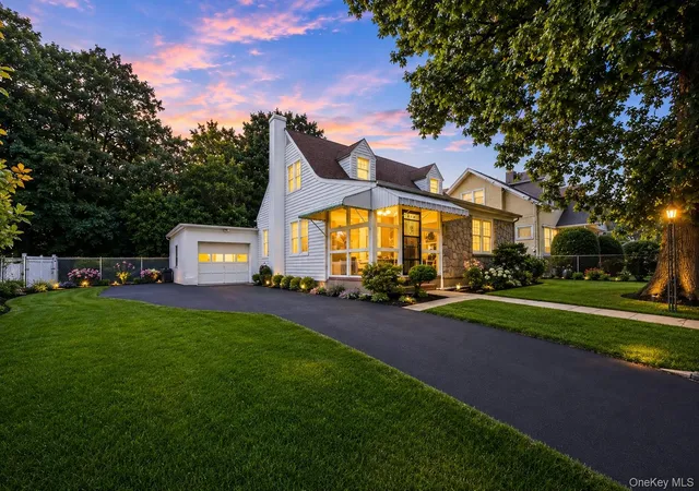 Photo 1 of Single family home for sale at 470 Ray St, Hempstead, NY 11520 | MLS# 1046229 | Listing updated on 2026-09-14