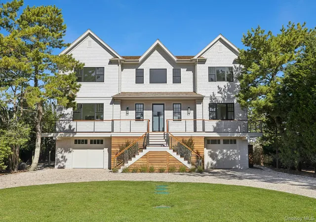 Photo 3 of Single family home for sale at 218 Dune Rd, Southampton, NY 11978 | MLS# 1046251 | Listing updated on 2026-09-15