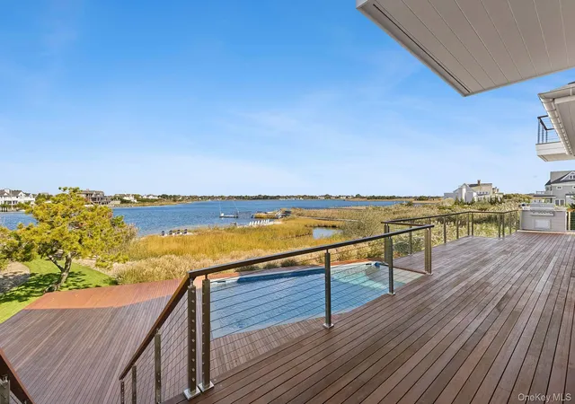 Photo 4 of Single family home for sale at 218 Dune Rd, Southampton, NY 11978 | MLS# 1046251 | Listing updated on 2026-09-15