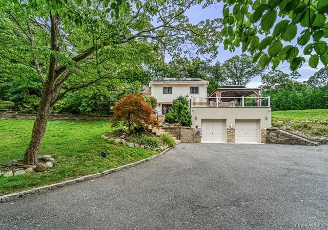 Single family home for sale at 29 Hillside Ln, Oyster Bay, NY 11791 | MLS# 1046295