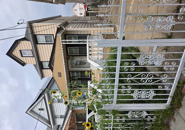 Photo 3 of Single family home for sale at 90 51 201 Street, New York, NY 11423 | MLS# 1046299 | Listing updated on 2026-09-13