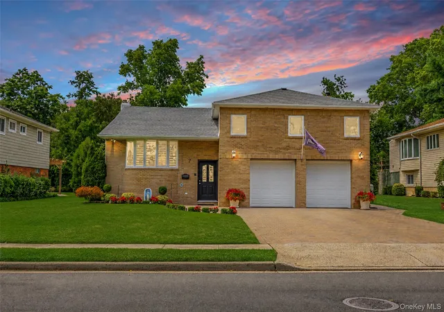 Single family home for sale at 7 Monterey Dr, North Hempstead, NY 11040 | MLS# 1046387