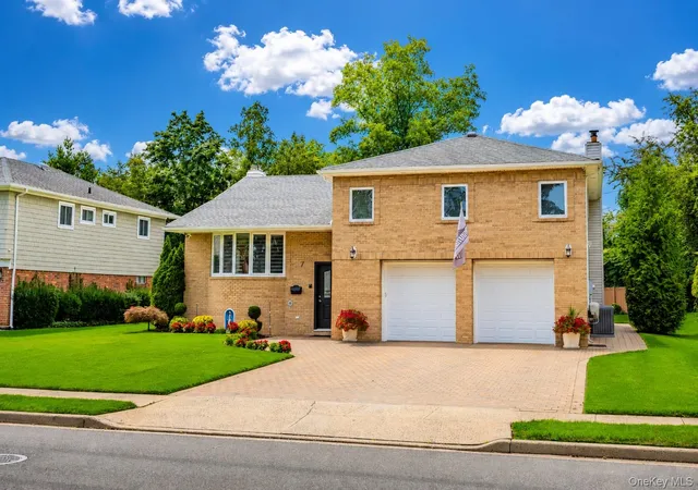 Photo 1 of Single family home for sale at 7 Monterey Dr, North Hempstead, NY 11040 | MLS# 1046387 | Listing updated on 2026-09-13