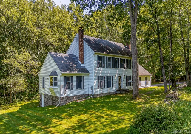 Photo 2 of Single family home for sale at 5 Red Fox Run, Chester Town, NY 10918 | MLS# 1046418 | Listing updated on 2026-09-15